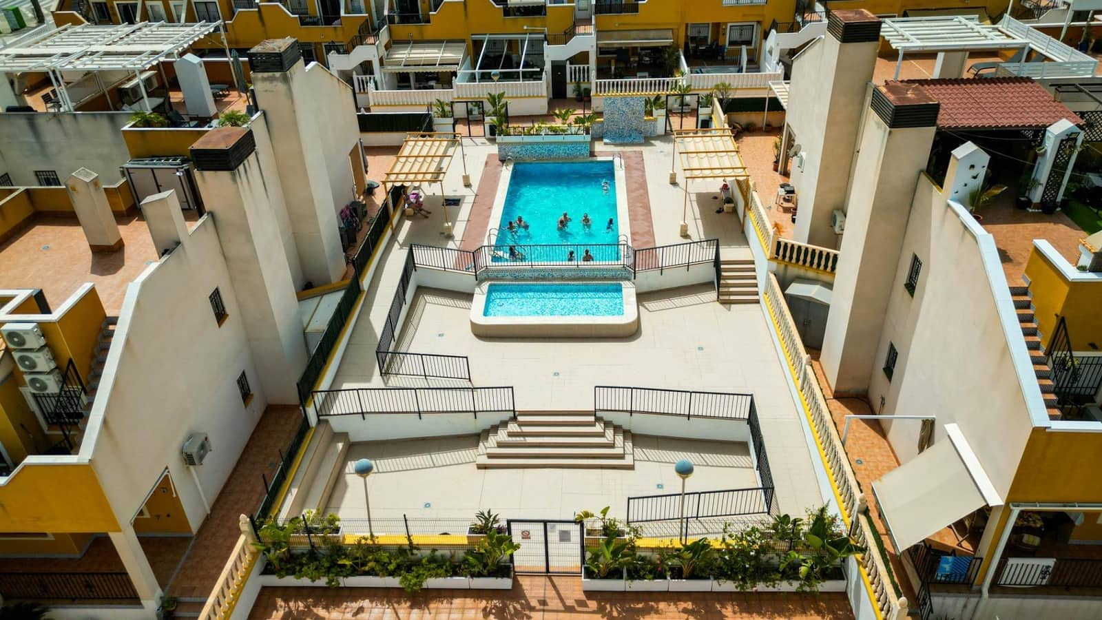 2 sypialnia Dom szeregowy na sprzedaż w Elche / Elx z garażem - 242 000 € (Ref: 9200405)