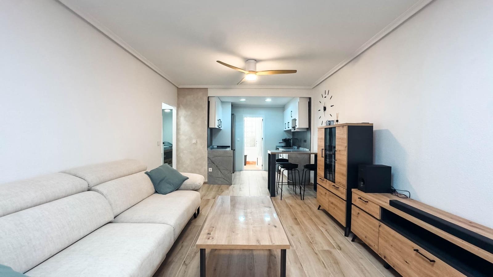 Adosado de 2 habitaciones en Elche / Elx en venta con garaje - 242.000 € (Ref: 9200405)