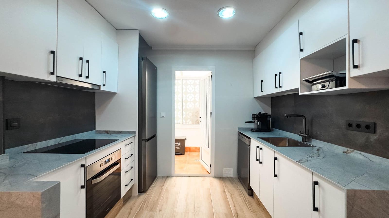 Adosado de 2 habitaciones en Elche / Elx en venta con garaje - 242.000 € (Ref: 9200405)