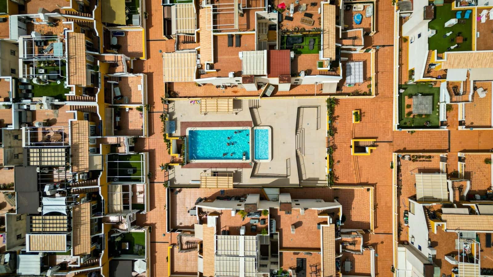 Adosado de 2 habitaciones en Elche / Elx en venta con garaje - 242.000 € (Ref: 9200405)