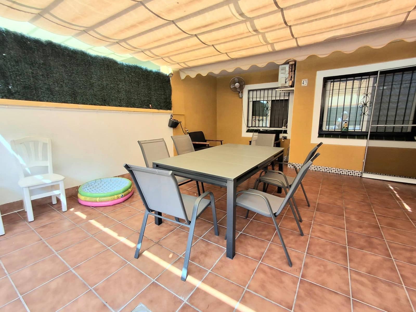 Adosado de 2 habitaciones en Elche / Elx en venta con garaje - 242.000 € (Ref: 9200405)