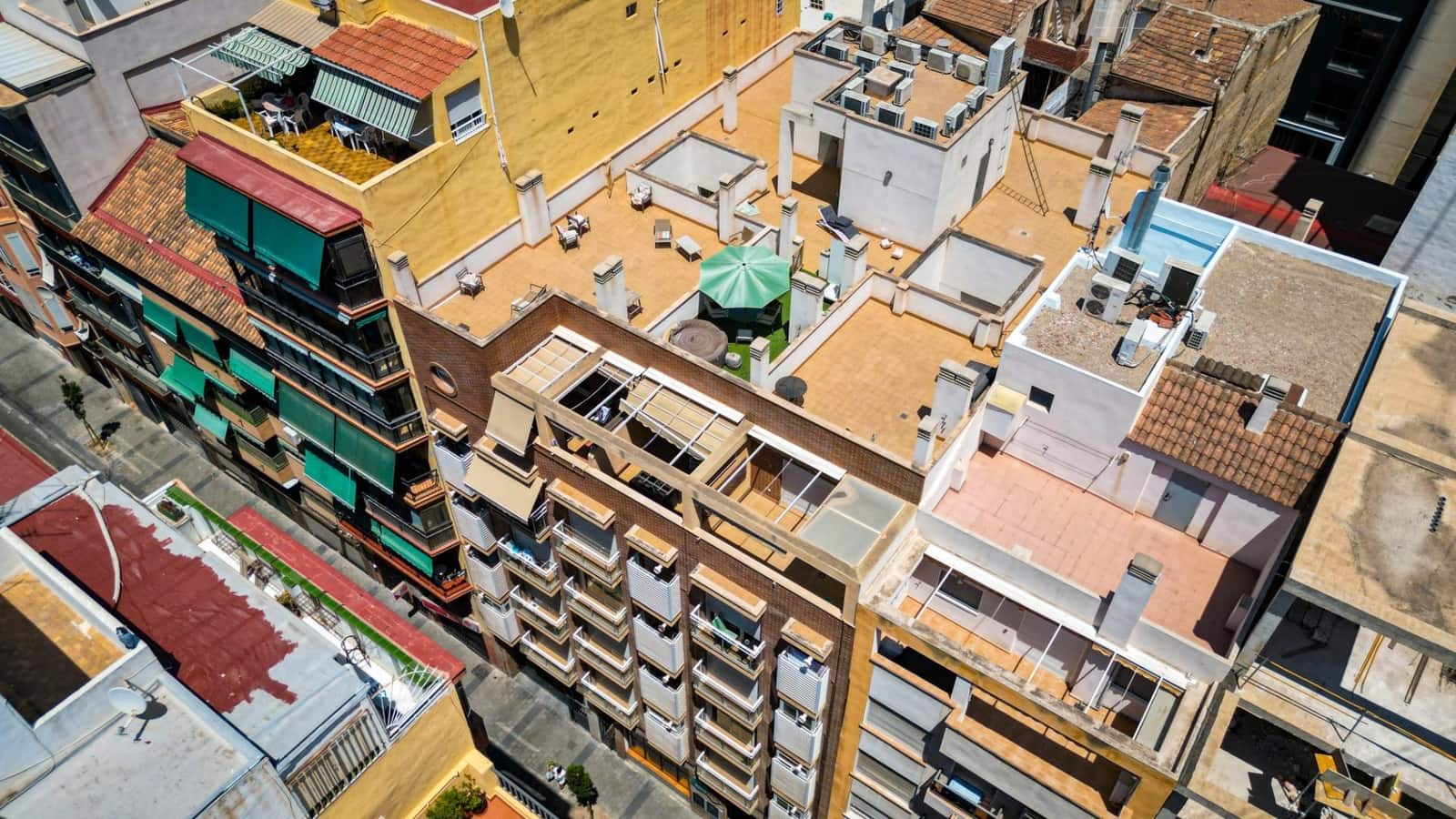 Piso de 2 habitaciones en Alicante / Alacant ciudad en venta con garaje - 329.000 € (Ref: 9202376)