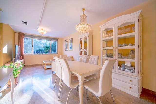 4 soveværelse Rækkehus til salg i Alicante by - € 459.000 (Ref: 9215359)