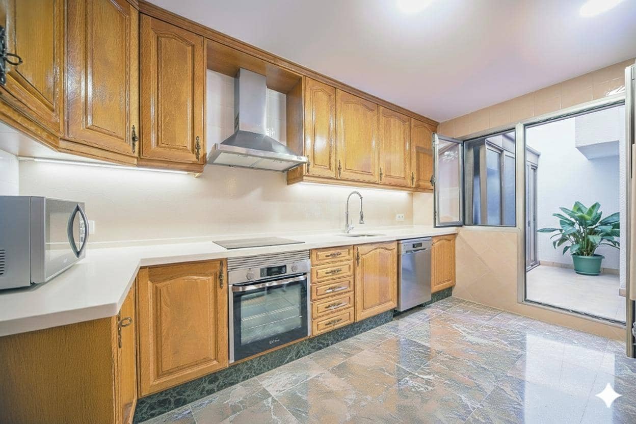 Adosado de 4 habitaciones en Alicante / Alacant ciudad en venta - 459.000 € (Ref: 9215359)