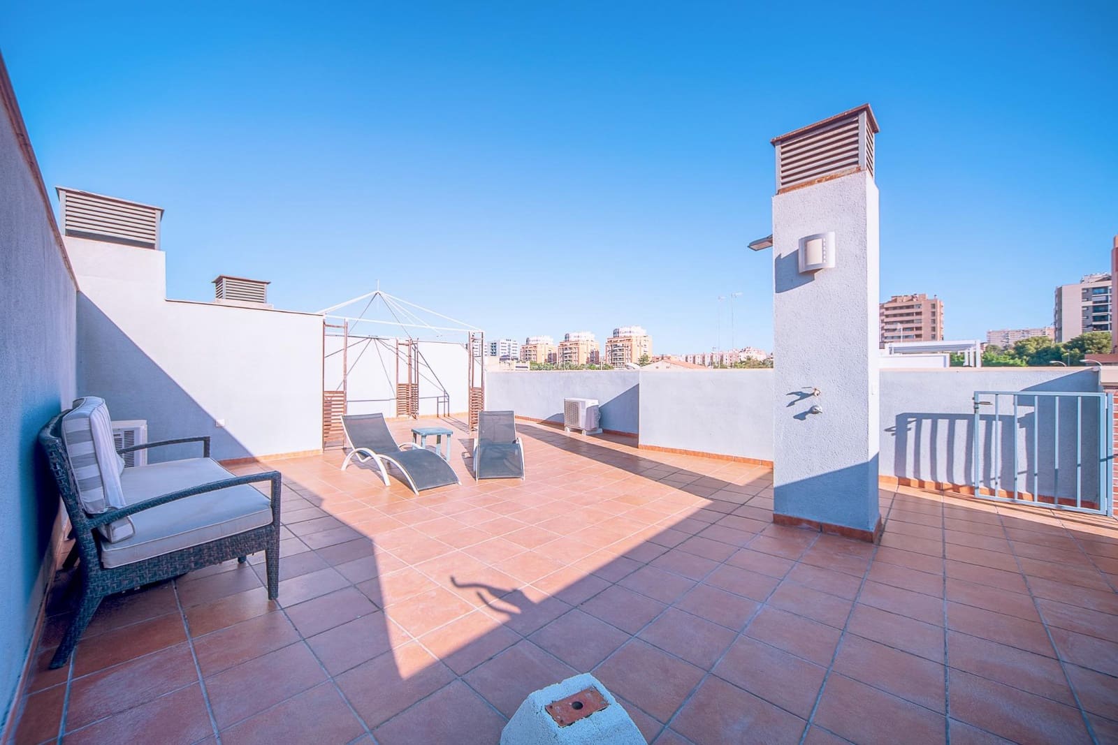 Adosado de 4 habitaciones en Alicante / Alacant ciudad en venta - 459.000 € (Ref: 9215359)
