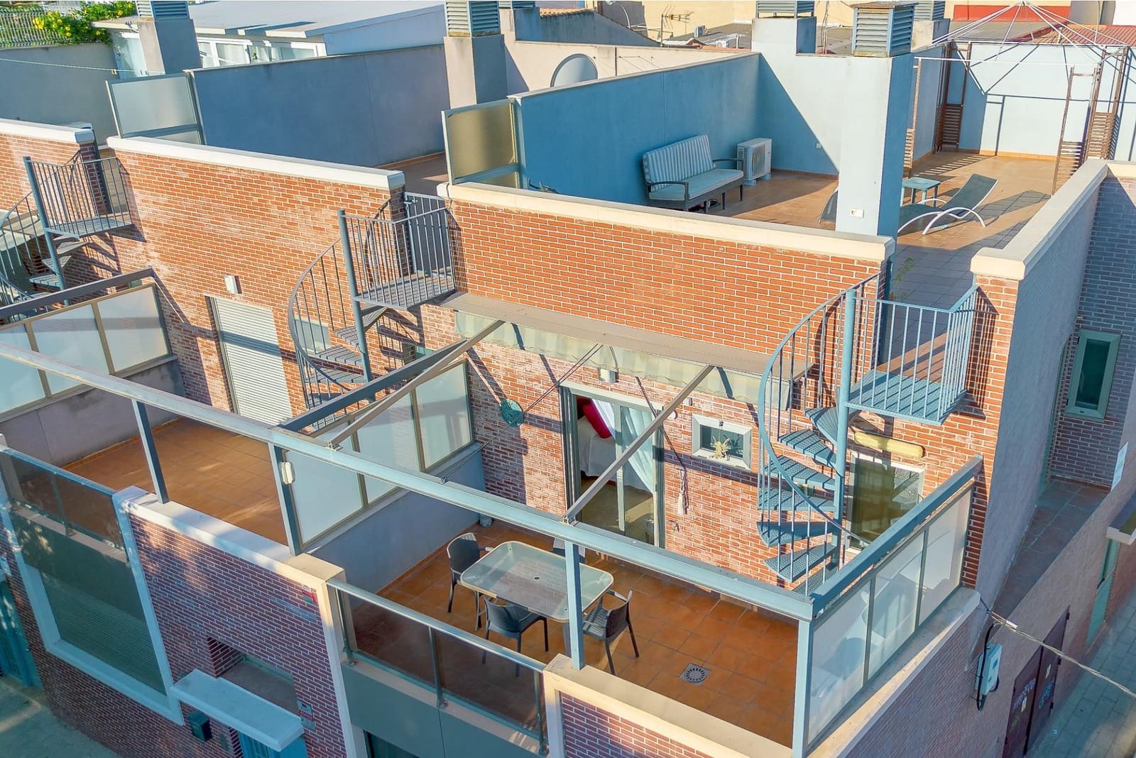 Adosado de 4 habitaciones en Alicante / Alacant ciudad en venta - 459.000 € (Ref: 9215359)