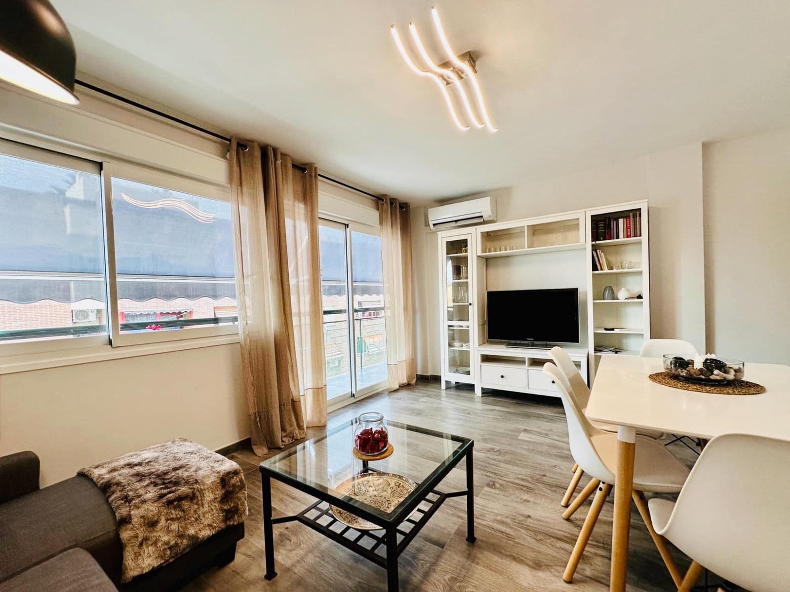 3 bedroom Apartment for rent in La Villajoyosa / Vila Joiosa - € 1,150 (Ref: 9215362)