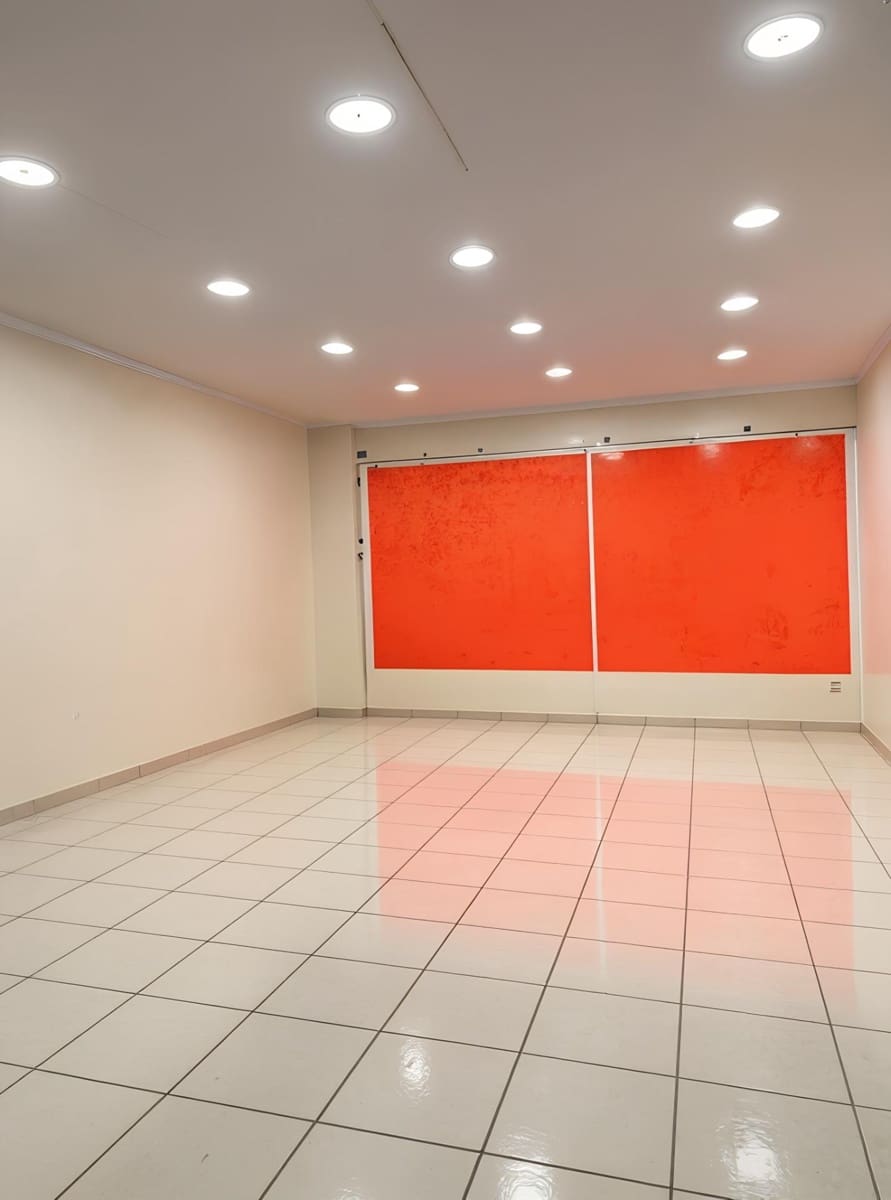 Commercial for sale in Benidorm - € 89,500 (Ref: 9220211)