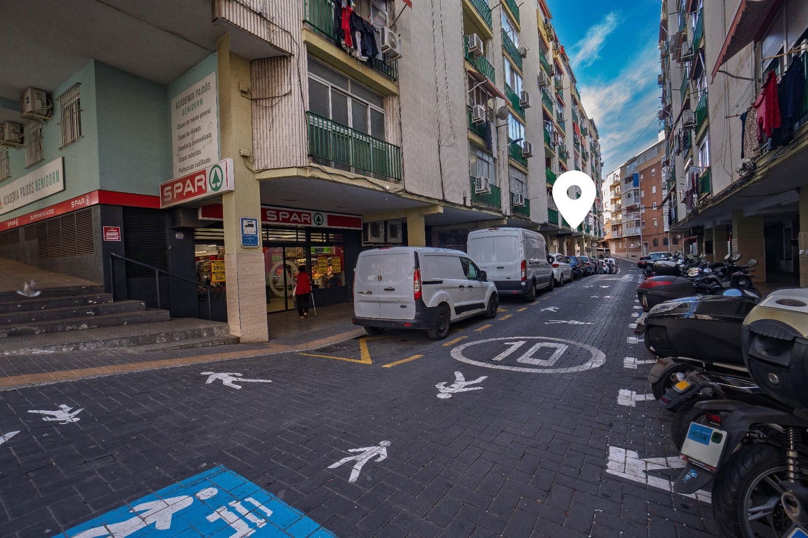 Kaupallinen myytävänä paikassa Benidorm - 85 500 € (Ref: 9220211)