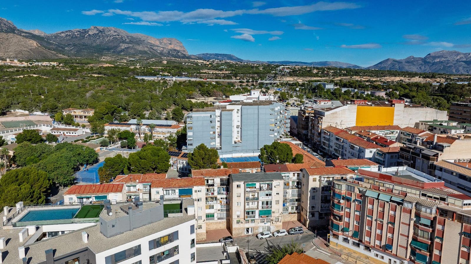 Kaupallinen myytävänä paikassa Benidorm - 85 500 € (Ref: 9220211)
