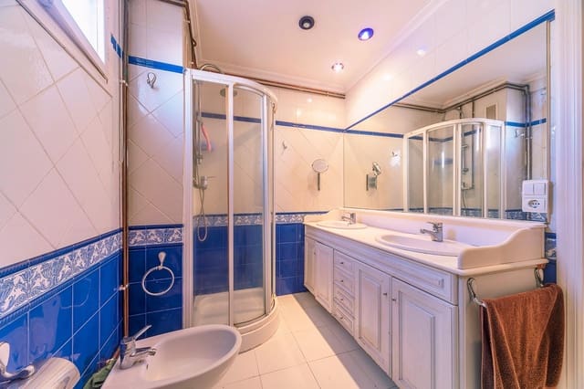 4 sypialnia Mieszkanie na sprzedaż w Santo Domingo, Miasto Alicante / Alacant - 195 000 € (Ref: 9232837)