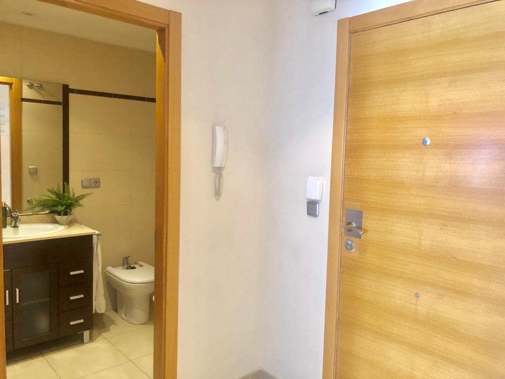 1 bedroom Flat for rent in Alicante / Alacant city with pool garage - € 750 (Ref: 9264433)