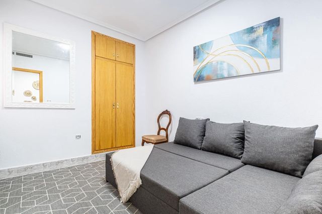 2 soverom Leilighet til leie i Guardamar del Segura med garasje - € 1 050 (Ref: 9303433)