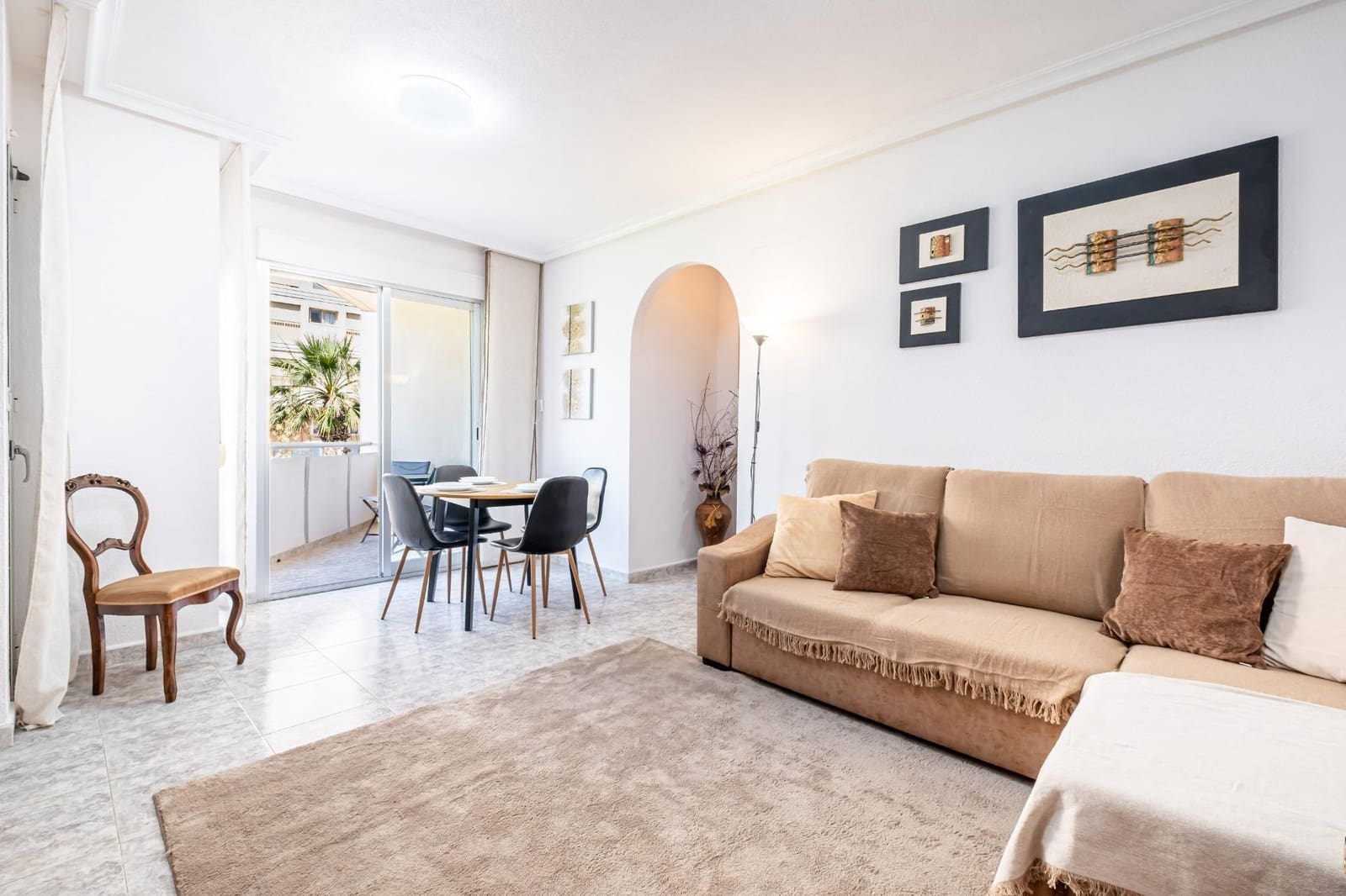 2 soverom Leilighet til leie i Guardamar del Segura med garasje - € 1 050 (Ref: 9303433)