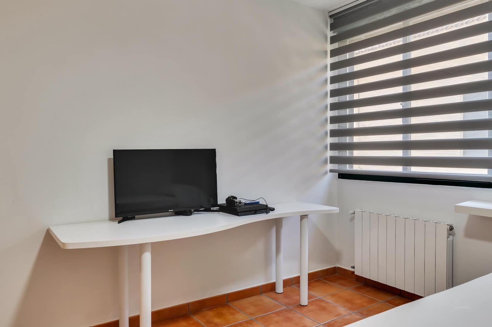 4 sypialnia Dom szeregowy na sprzedaż w Arenal z basenem garażem - 670 000 € (Ref: 9326393)