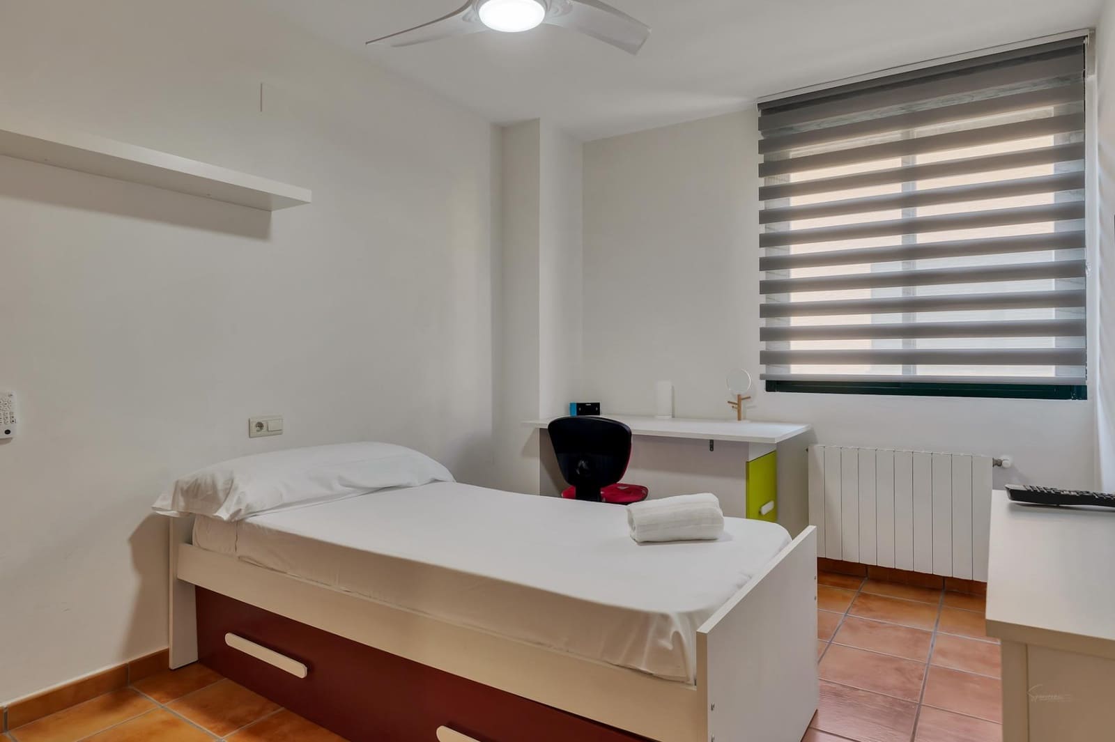 4 sypialnia Dom szeregowy na sprzedaż w Arenal z basenem garażem - 670 000 € (Ref: 9326393)