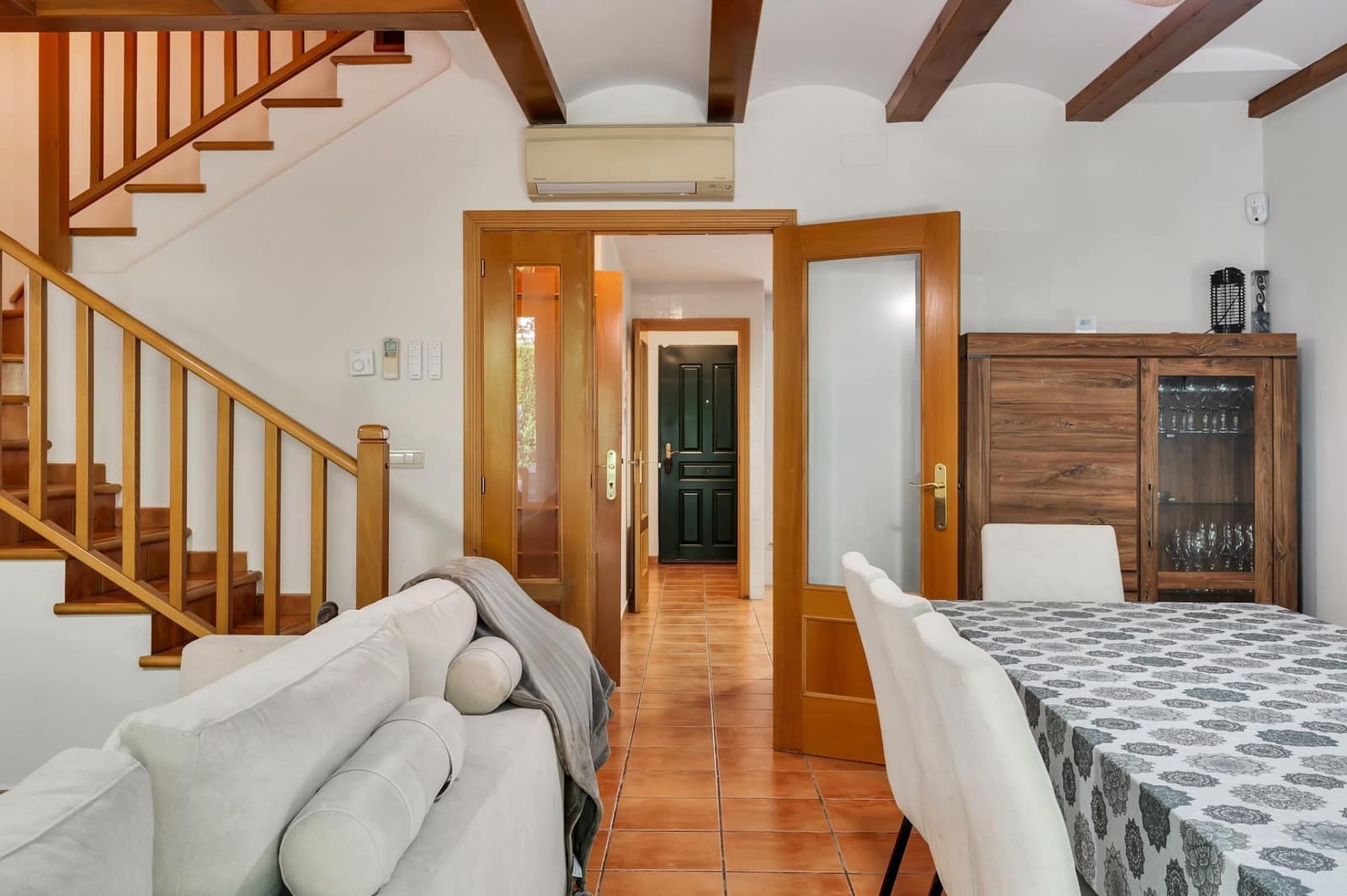 4 sypialnia Dom szeregowy na sprzedaż w Arenal z basenem garażem - 670 000 € (Ref: 9326393)