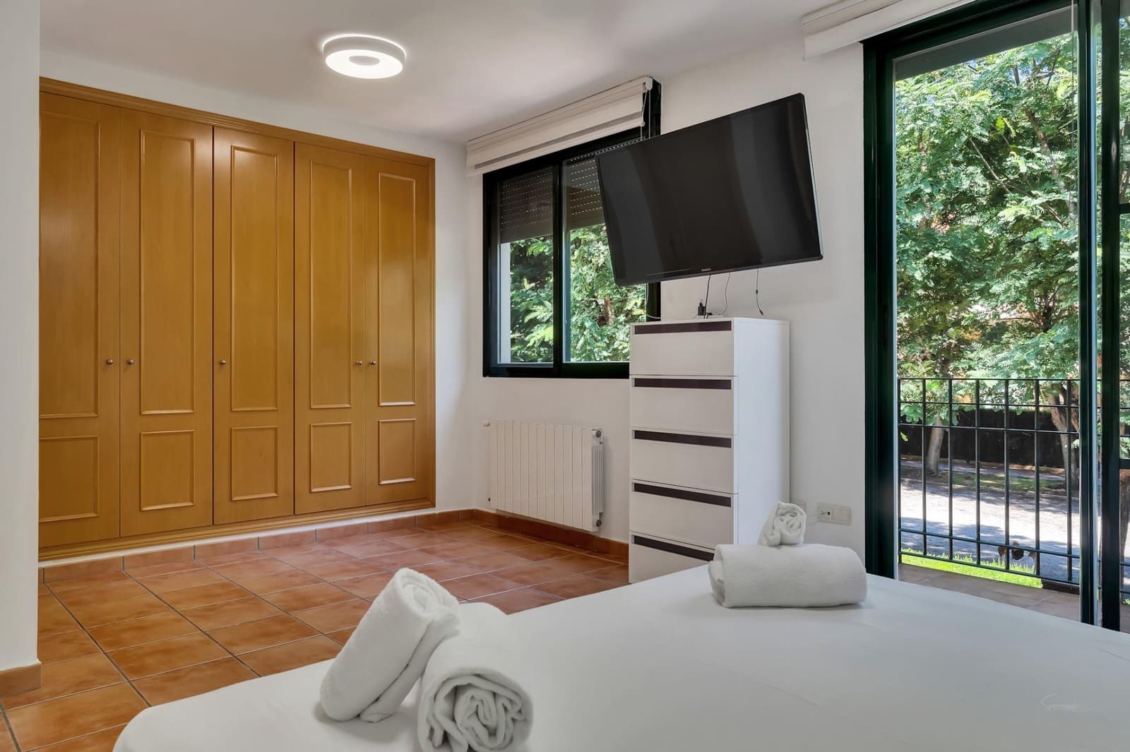 4 sypialnia Dom szeregowy na sprzedaż w Arenal z basenem garażem - 670 000 € (Ref: 9326393)