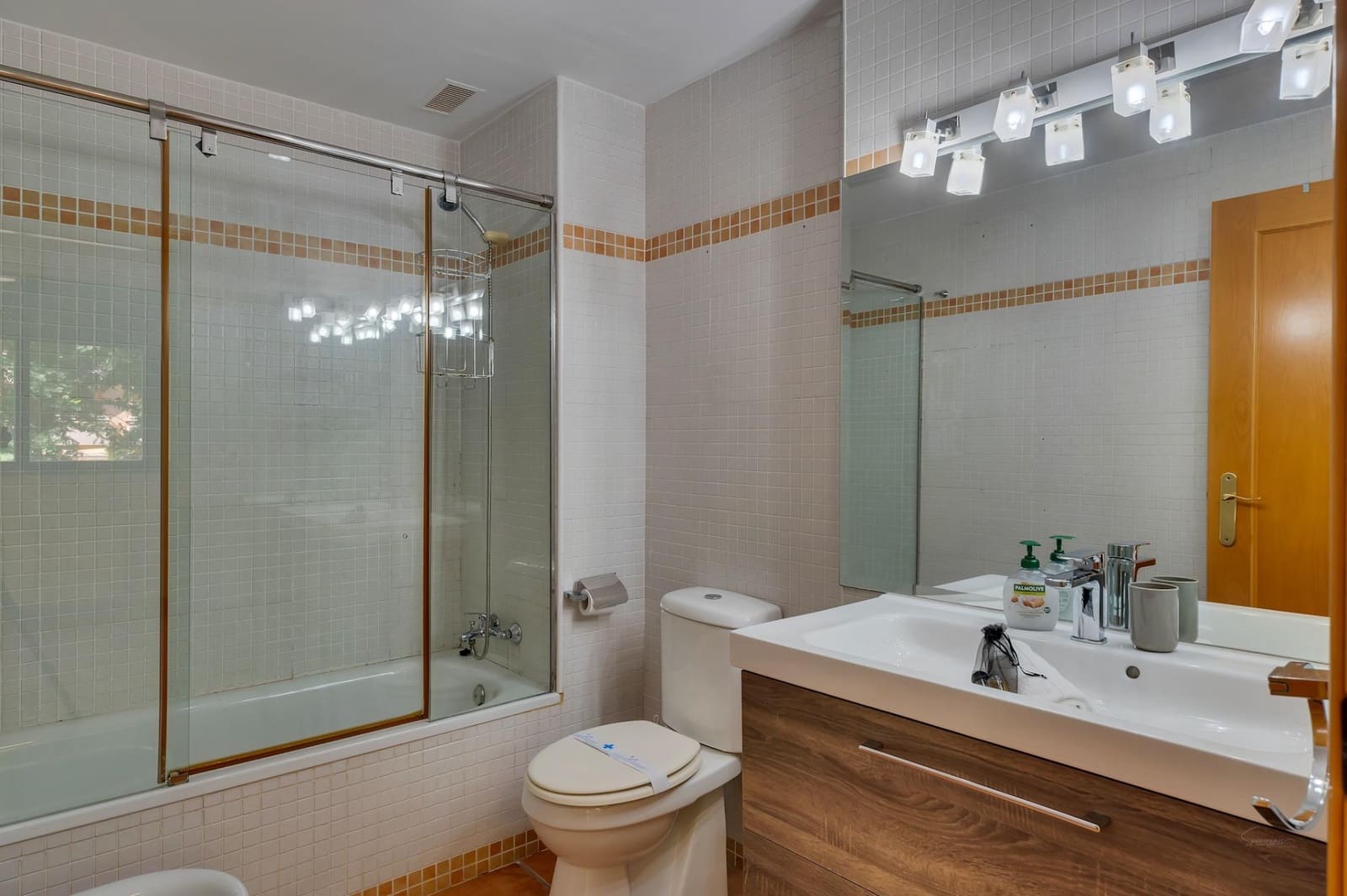 4 sypialnia Dom szeregowy na sprzedaż w Arenal z basenem garażem - 670 000 € (Ref: 9326393)