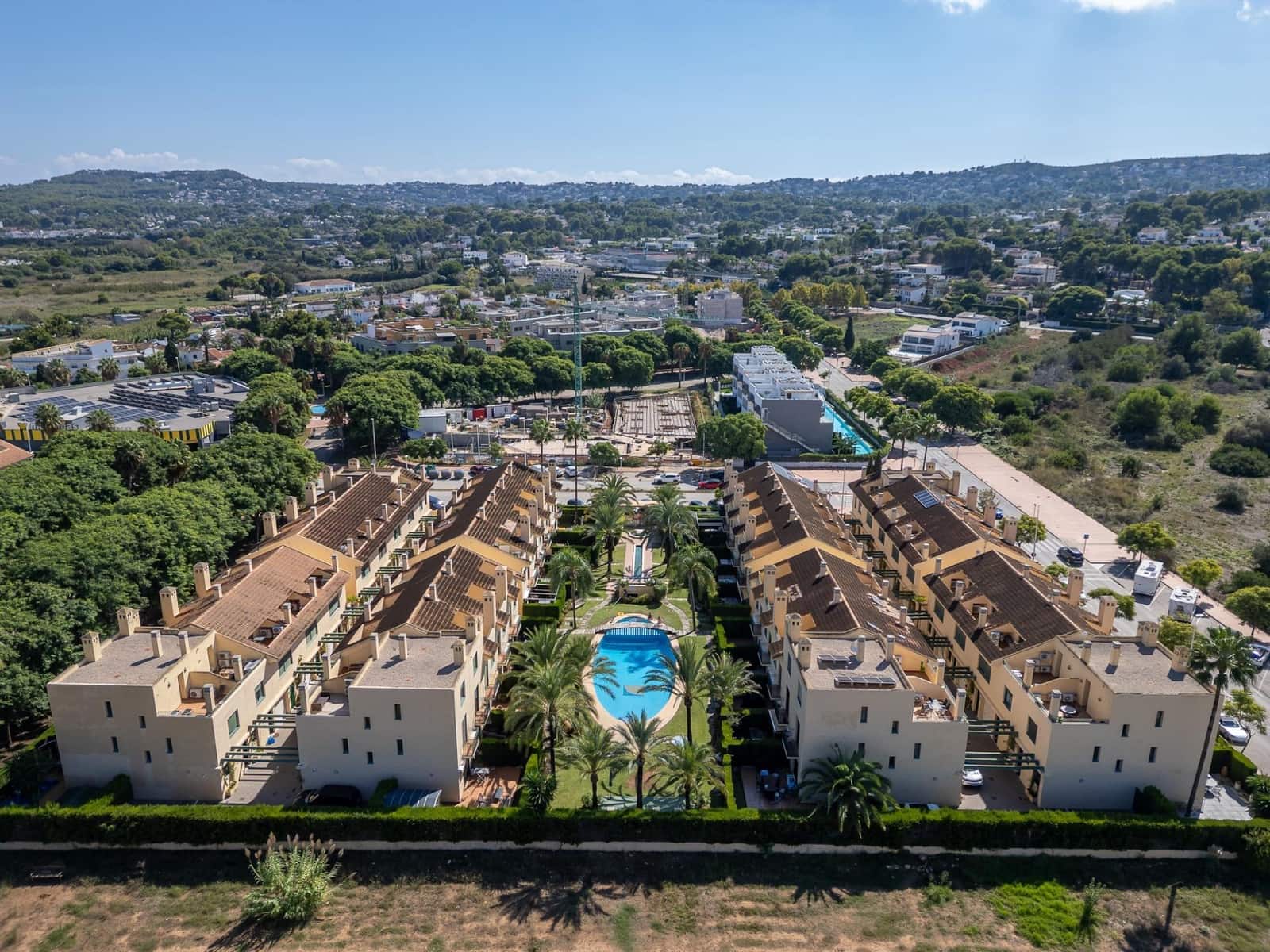 4 sypialnia Dom szeregowy na sprzedaż w Arenal z basenem garażem - 670 000 € (Ref: 9326393)