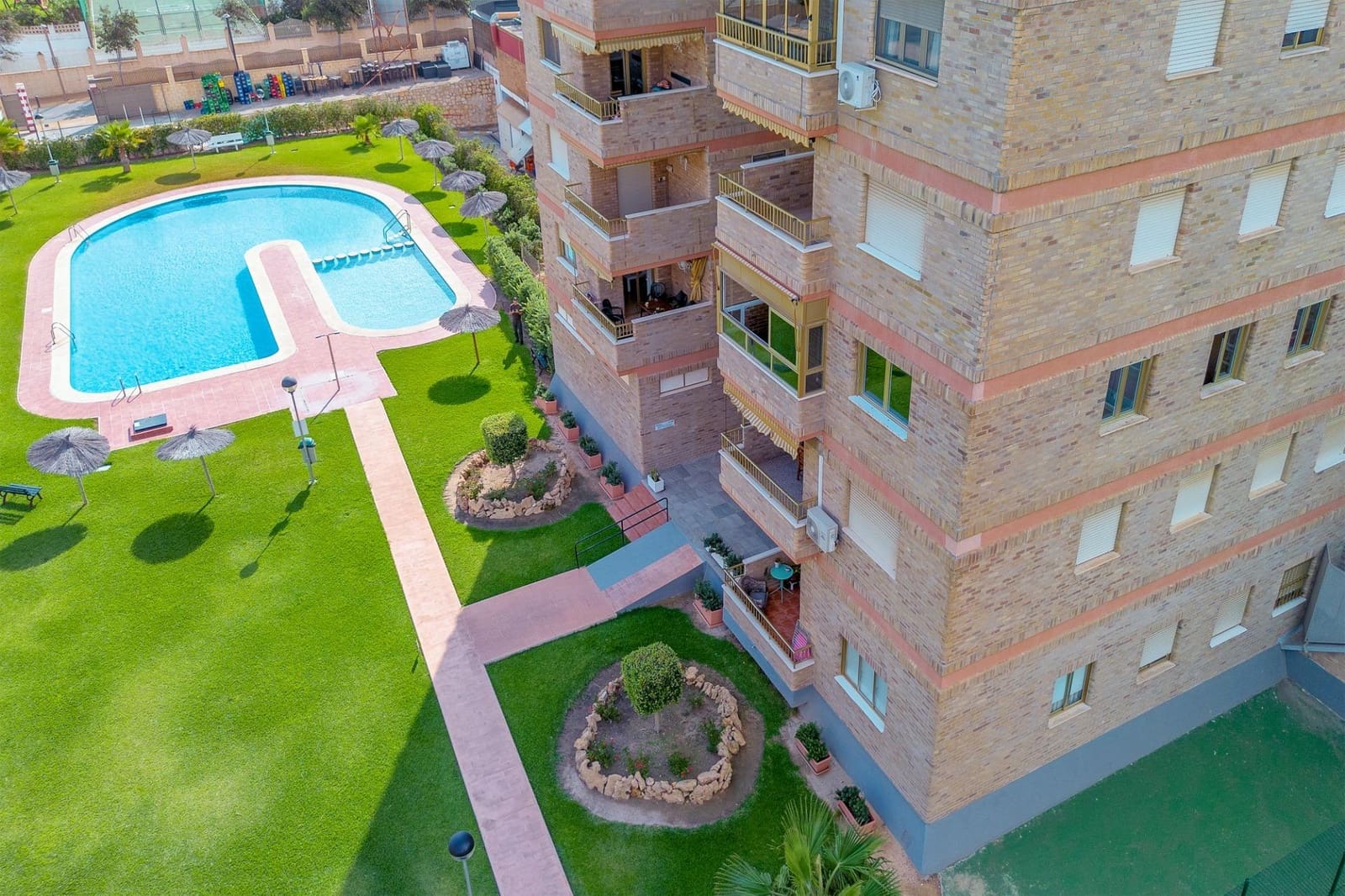 4 sypialnia Mieszkanie na sprzedaż w Playa de San Juan z basenem garażem - 630 000 € (Ref: 9330572)