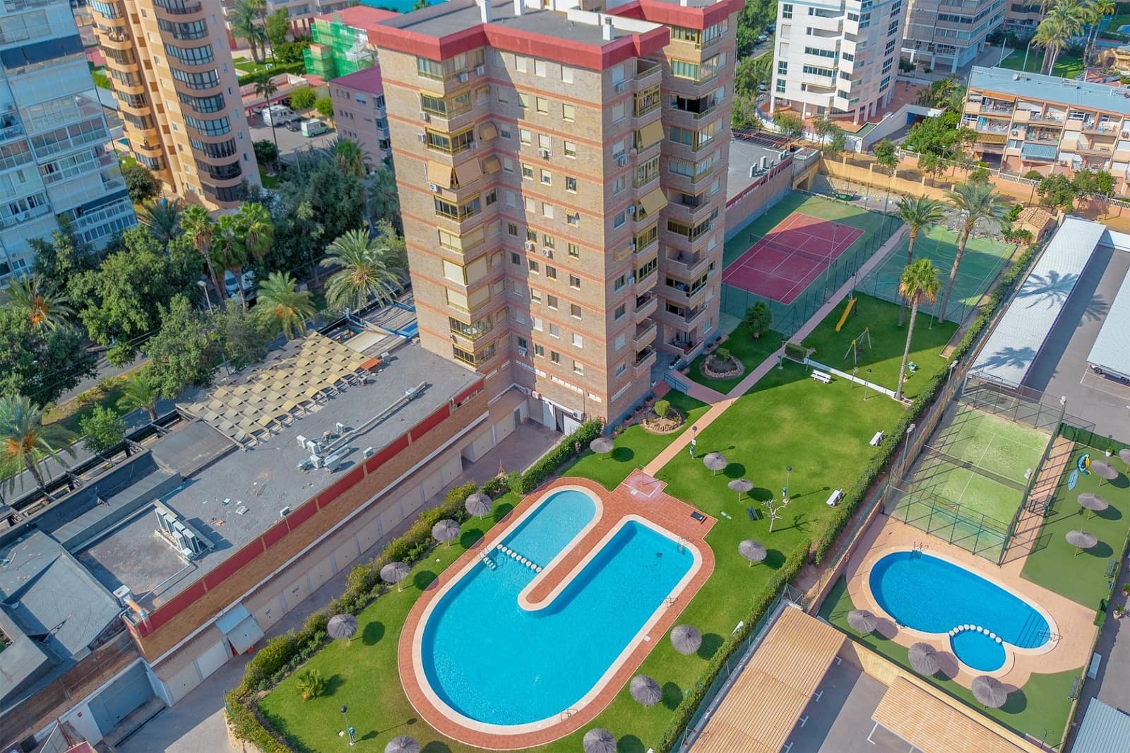 4 sypialnia Mieszkanie na sprzedaż w Playa de San Juan z basenem garażem - 630 000 € (Ref: 9330572)