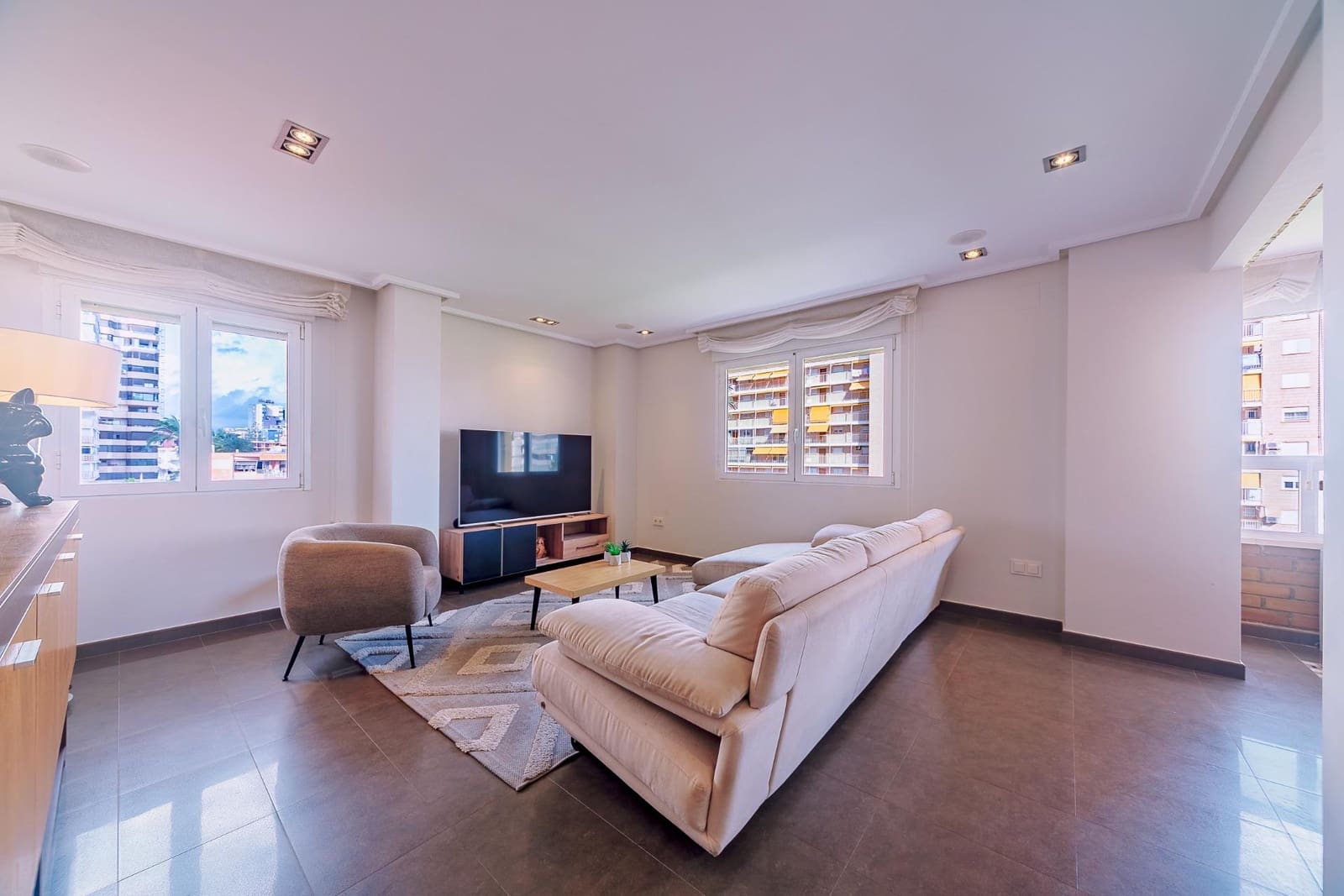 4 bedroom Flat for sale in Playa de San Juan with pool garage - € 630,000 (Ref: 9330572)