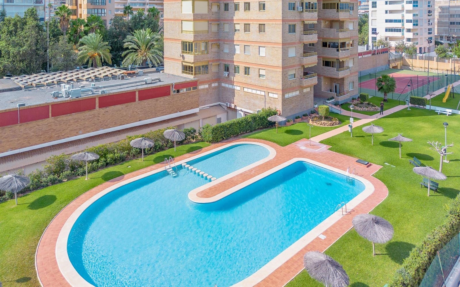 4 bedroom Flat for sale in Playa de San Juan with pool garage - € 630,000 (Ref: 9330572)