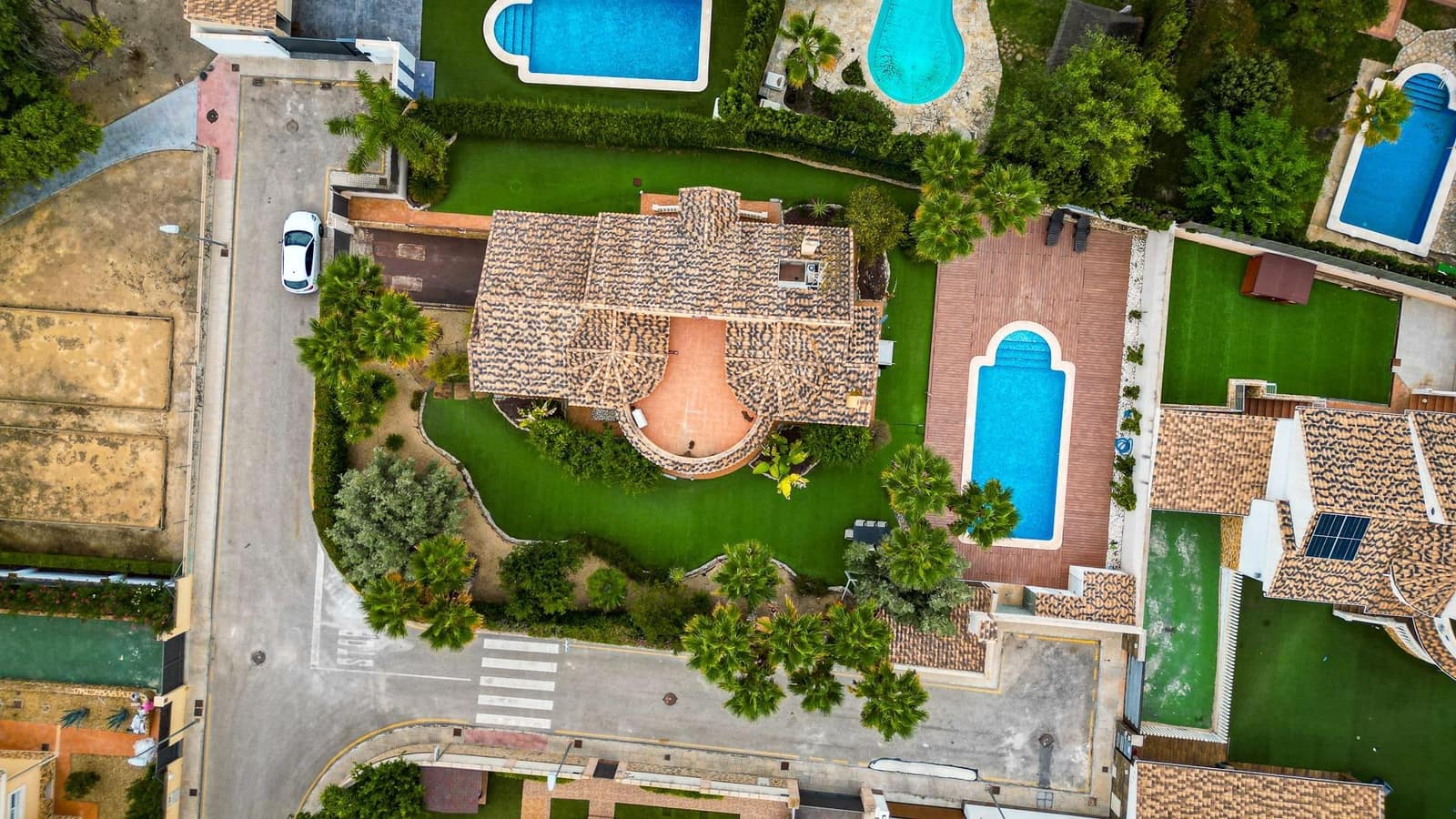 4 sypialnia Willa na sprzedaż w Muchamiel / Mutxamel z basenem - 850 000 € (Ref: 9334877)