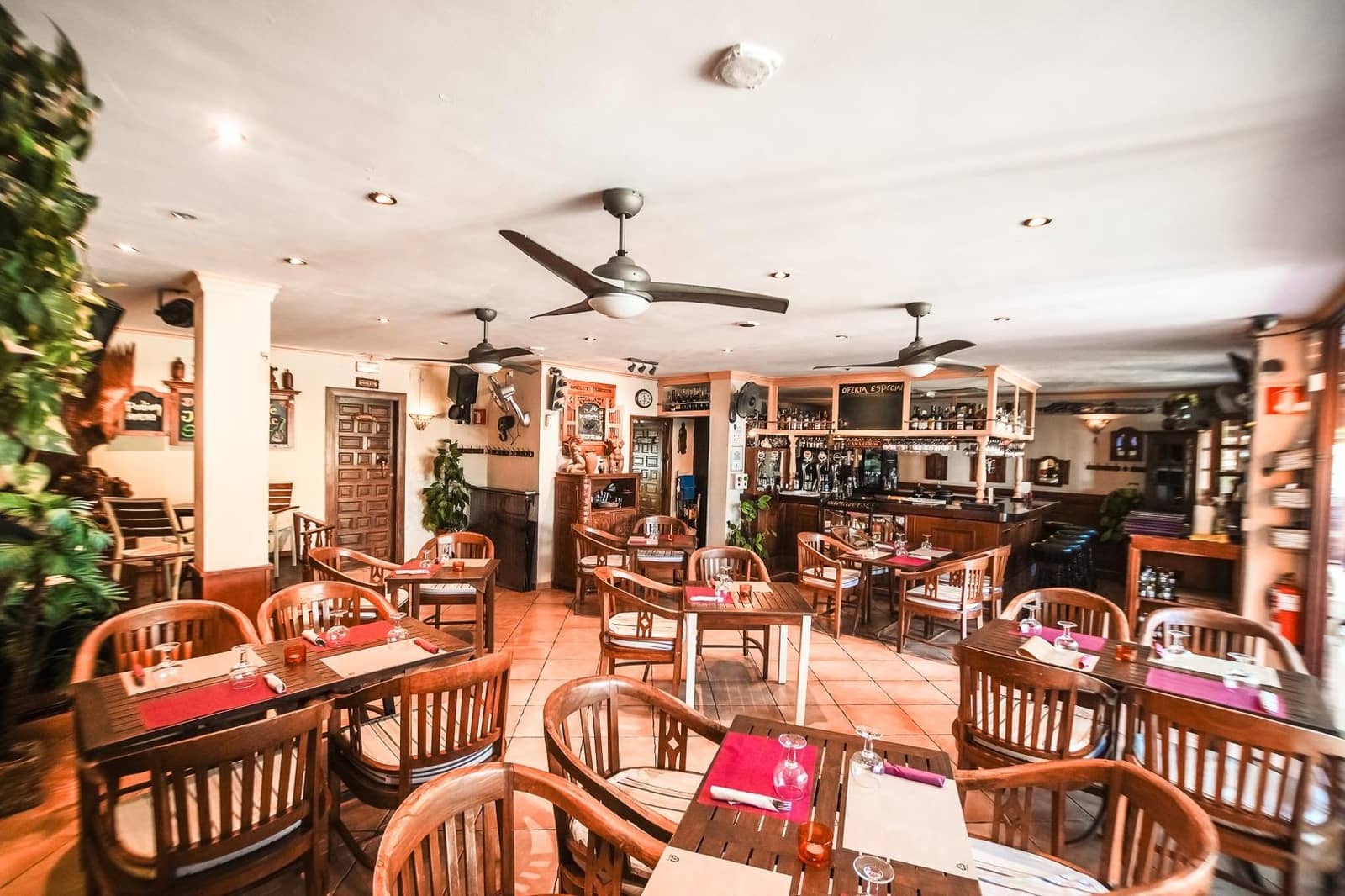 Biznes do wynajęcia w Denia - 1 750 € (Ref: 9337967)