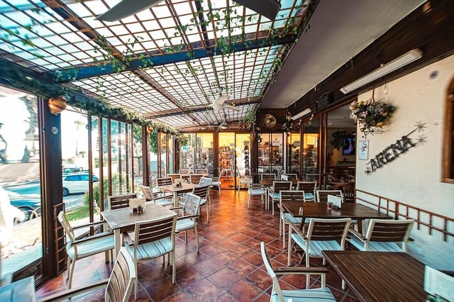 Yritys vuokrattavana paikassa El Puerto, Dénia - 1 750 € (Ref: 9337967)