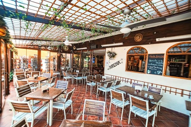 Yritys vuokrattavana paikassa El Puerto, Dénia - 1 750 € (Ref: 9337967)