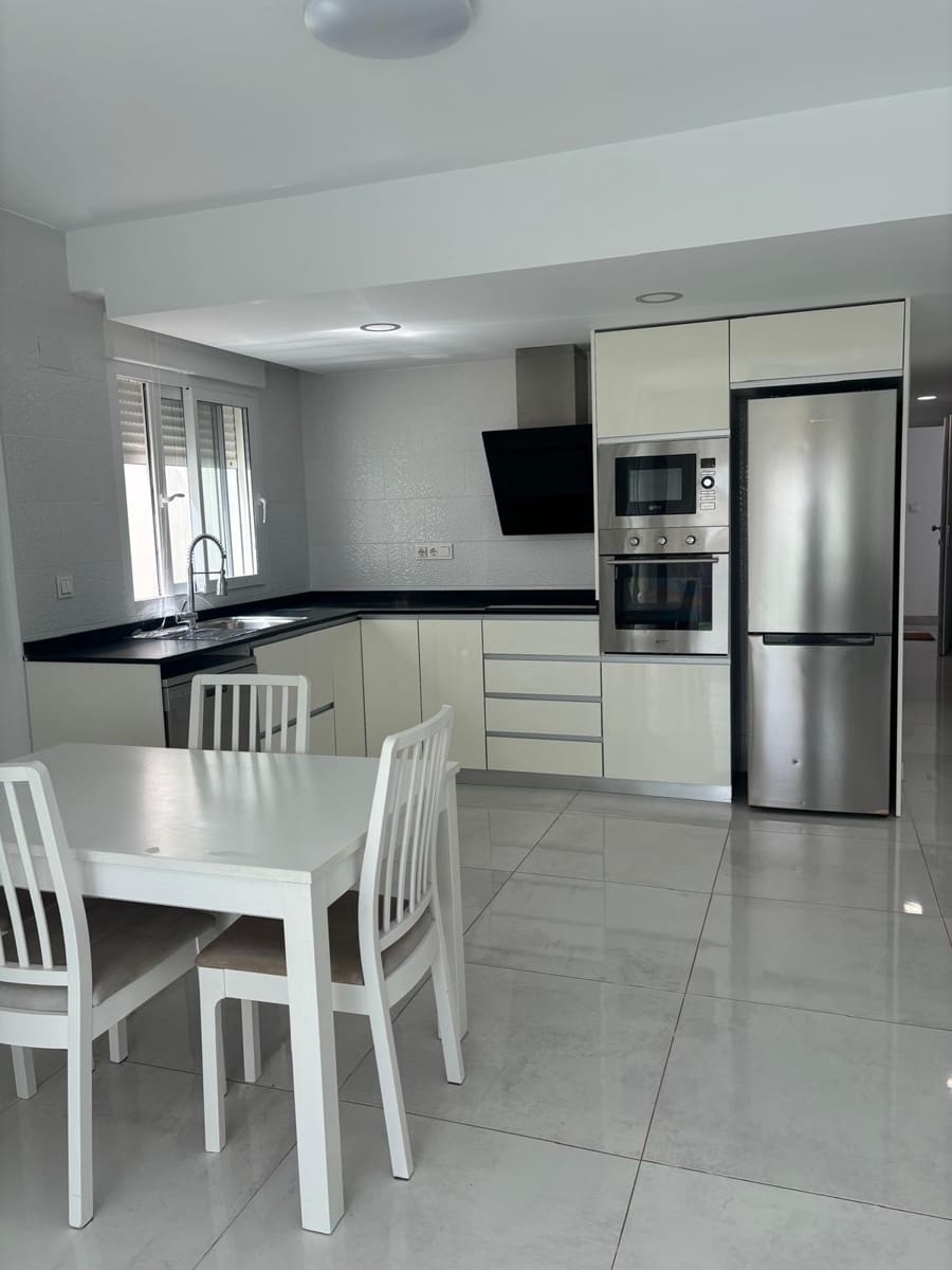 2 makuuhuone Huoneisto vuokrattavana paikassa Gran Alacant mukana uima-altaan - 980 € (Ref: 9344718)