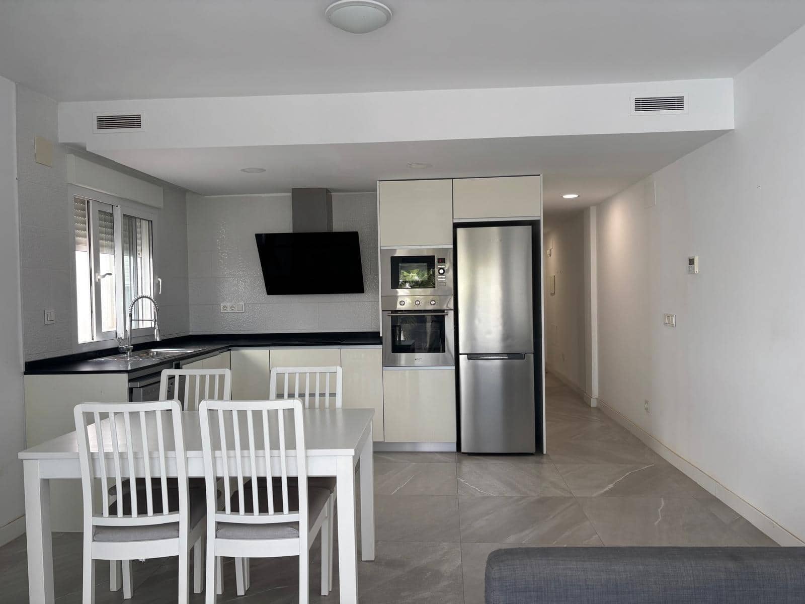 2 sypialnia Mieszkanie do wynajęcia w Gran Alacant z basenem - 950 € (Ref: 9344719)