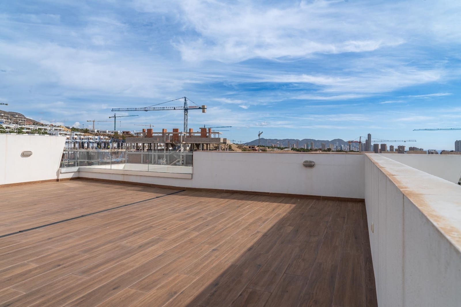 4 soveværelse Villa til salg i Finestrat med swimmingpool garage - € 980.000 (Ref: 9360598)