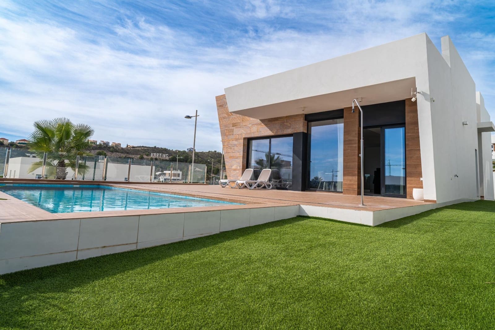 4 soveværelse Villa til salg i Finestrat med swimmingpool garage - € 980.000 (Ref: 9360598)