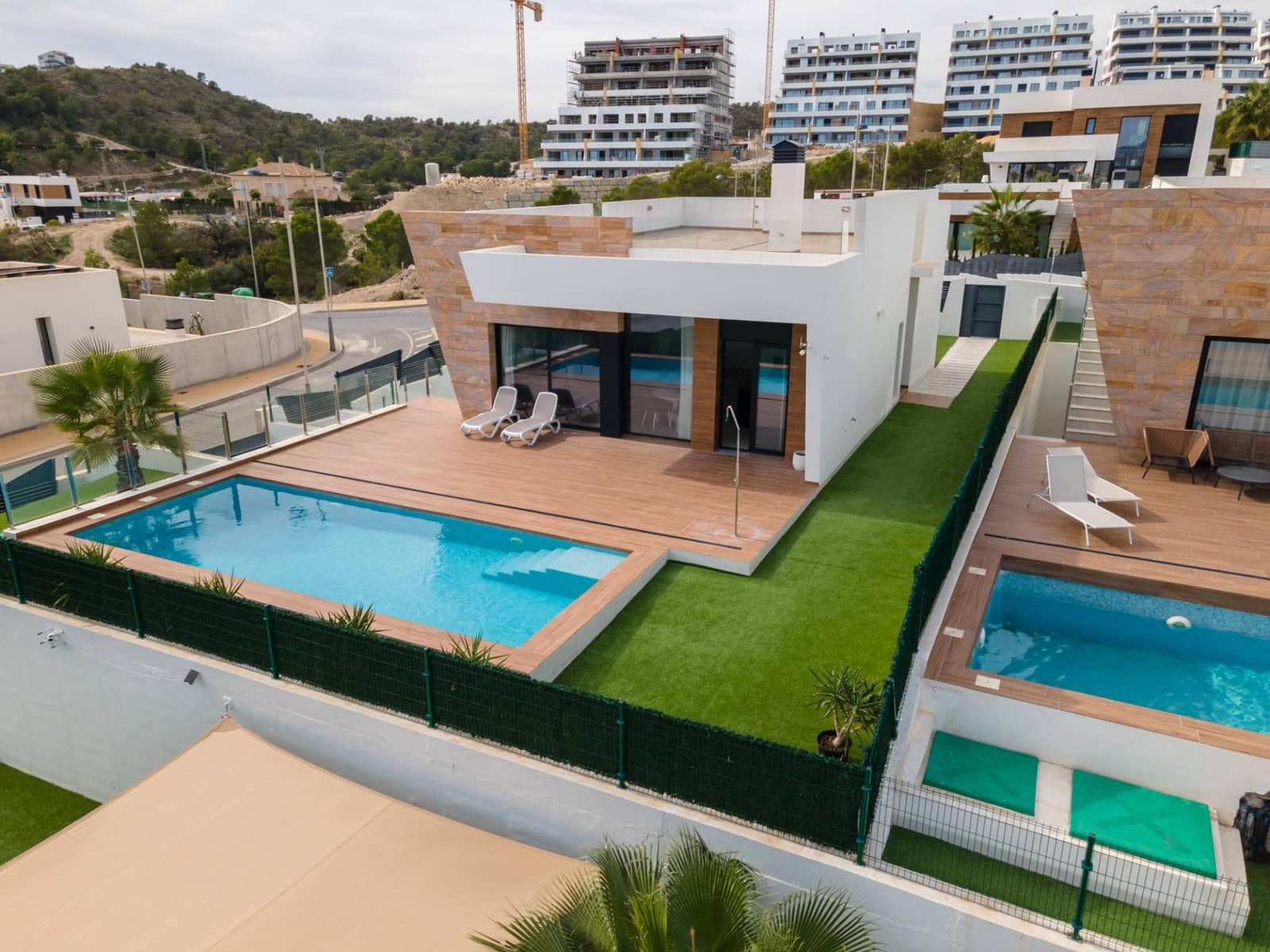 4 quarto Moradia para venda em Finestrat com piscina garagem - 890 000 € (Ref: 9360598)