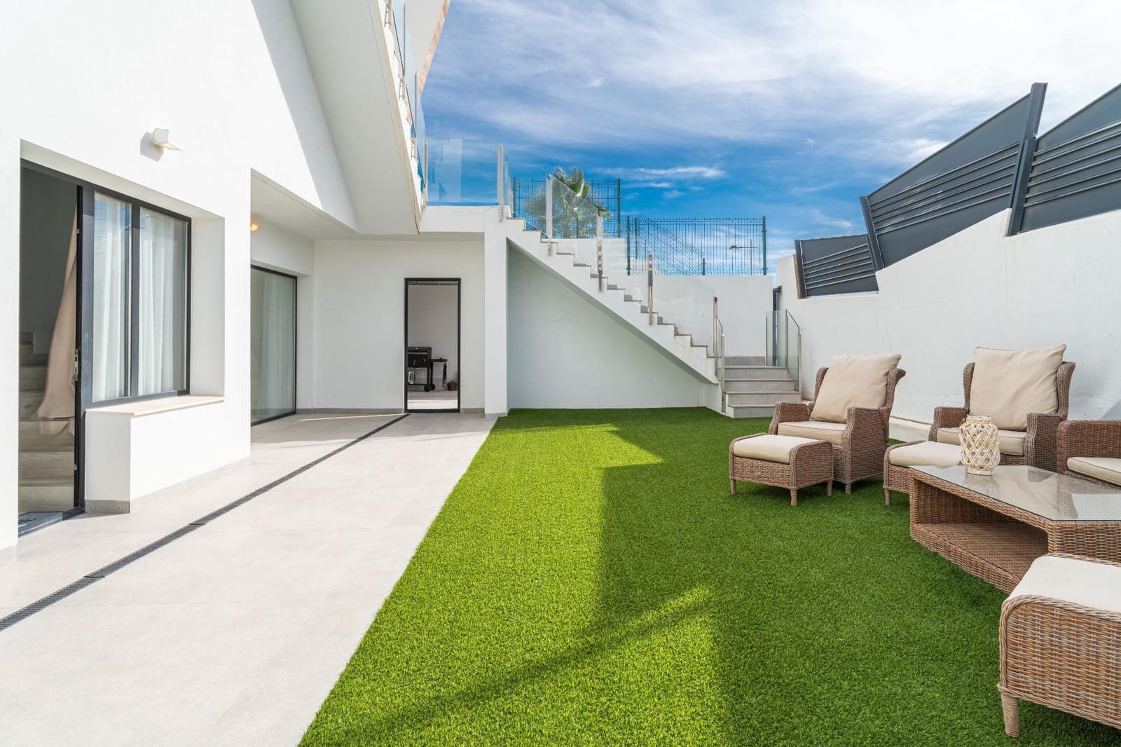 4 quarto Moradia para venda em Finestrat com piscina garagem - 890 000 € (Ref: 9360598)