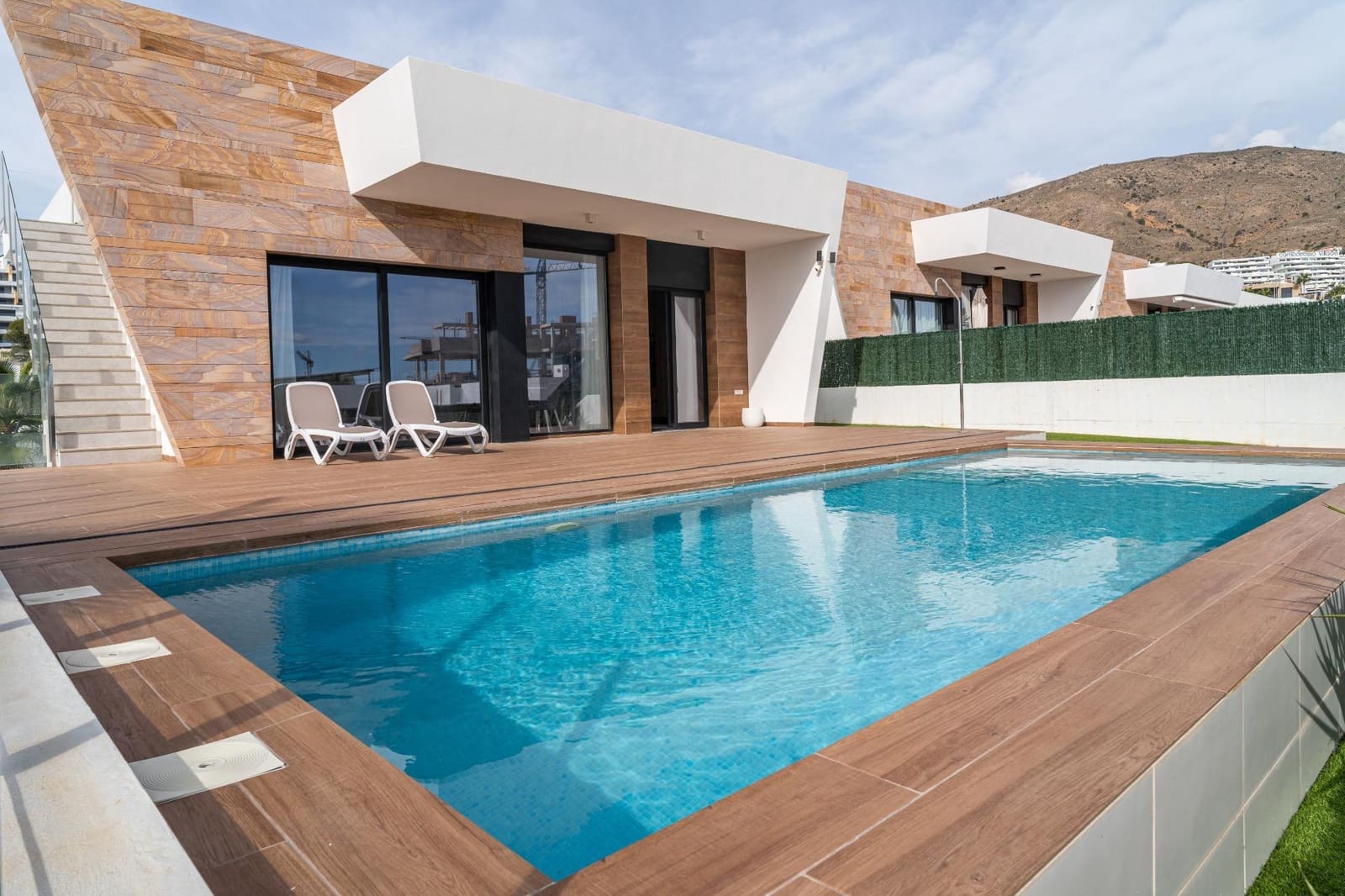 4 quarto Moradia para venda em Finestrat com piscina garagem - 890 000 € (Ref: 9360598)