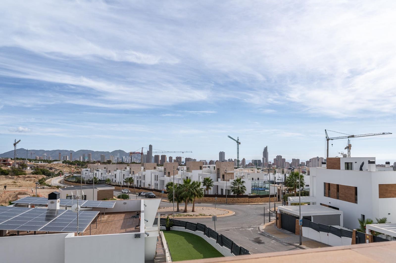 4 quarto Moradia para venda em Finestrat com piscina garagem - 890 000 € (Ref: 9360598)