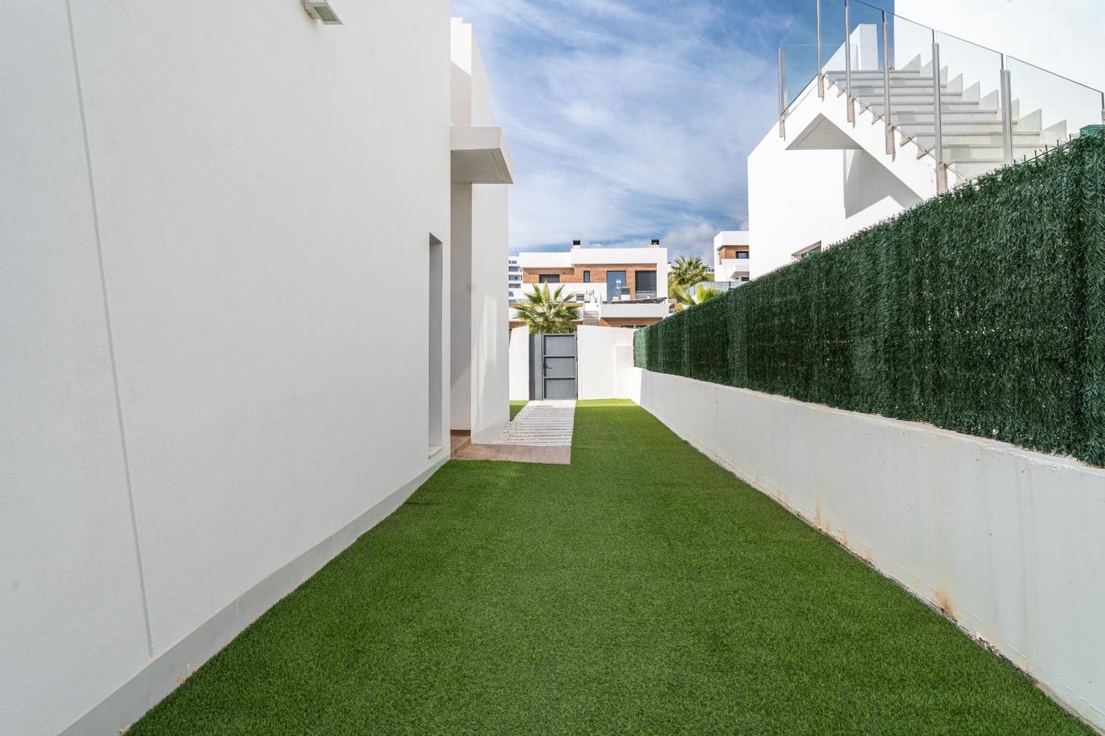 4 quarto Moradia para venda em Finestrat com piscina garagem - 890 000 € (Ref: 9360598)