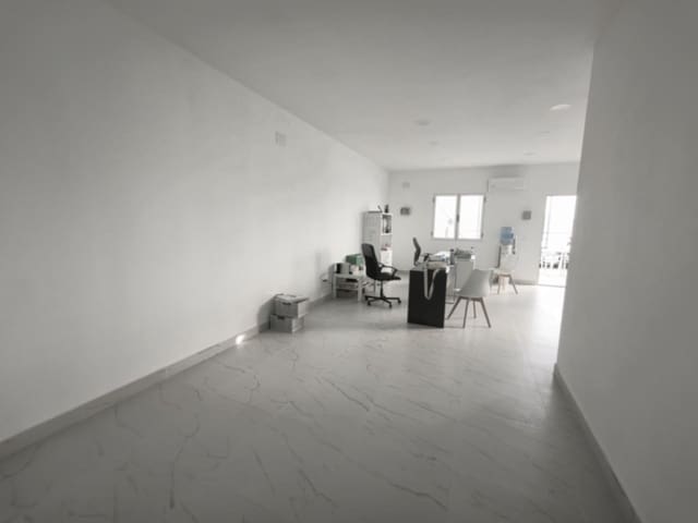 Grunde uden byggetilladelser til salg i Las Bayas, Elche / Elx - € 360.000 (Ref: 9360599)