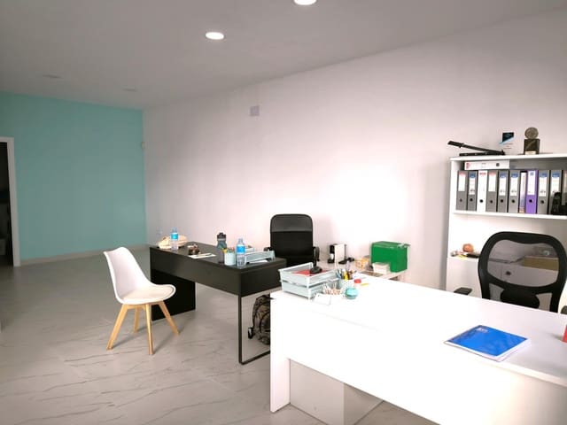 Grunde uden byggetilladelser til salg i Las Bayas, Elche / Elx - € 360.000 (Ref: 9360599)