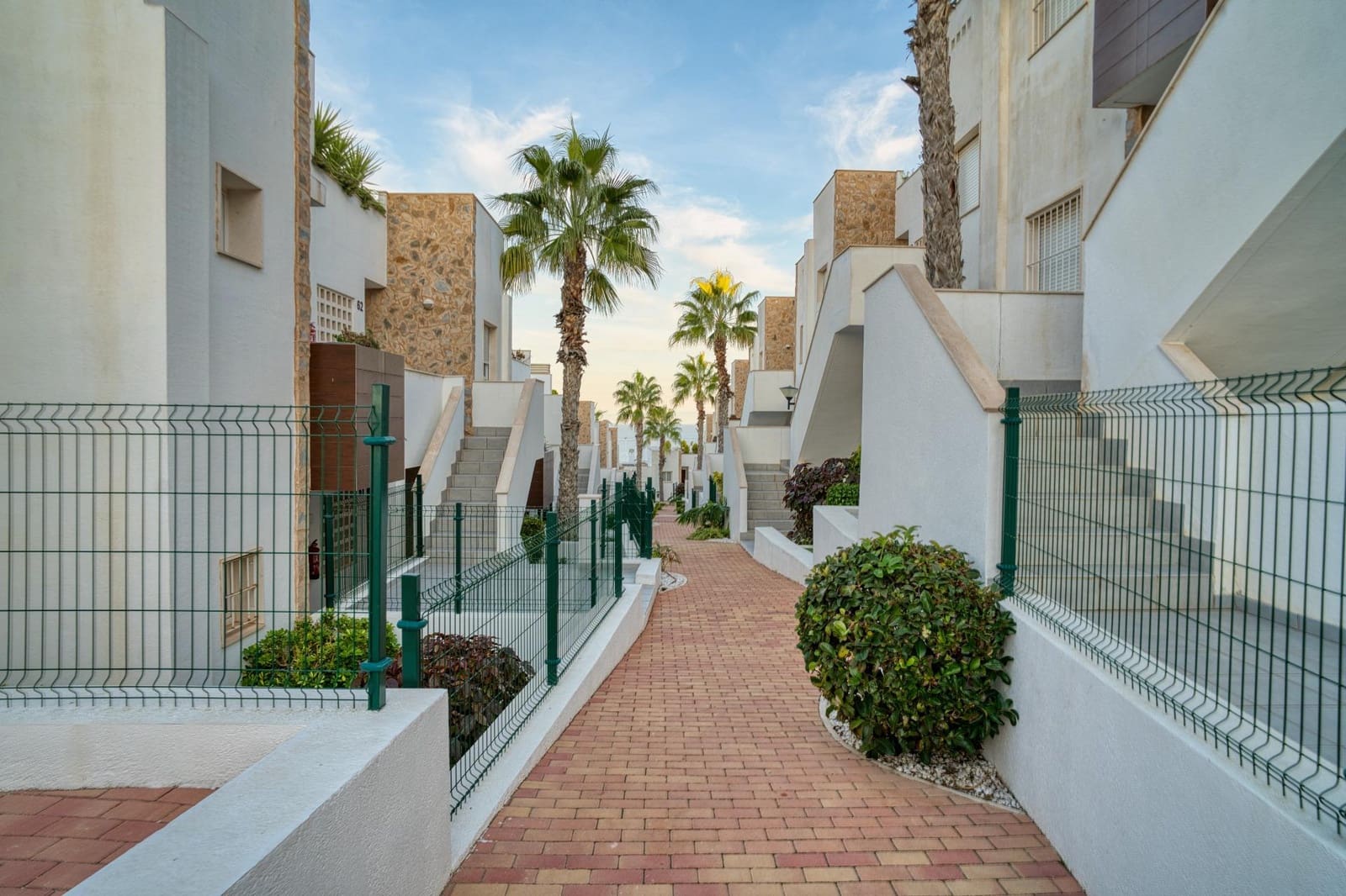 2 sovrum Lägenhet till salu i Gran Alacant med pool - 254 900 € (Ref: 9360601)