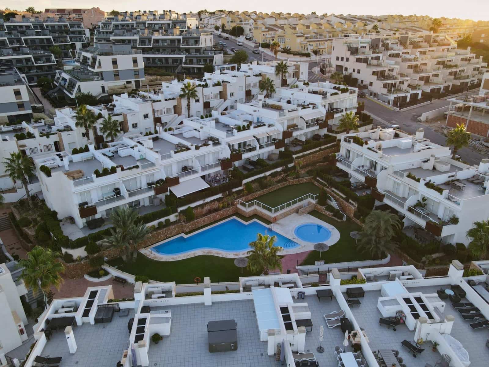 2 sovrum Lägenhet till salu i Gran Alacant med pool - 254 900 € (Ref: 9360601)