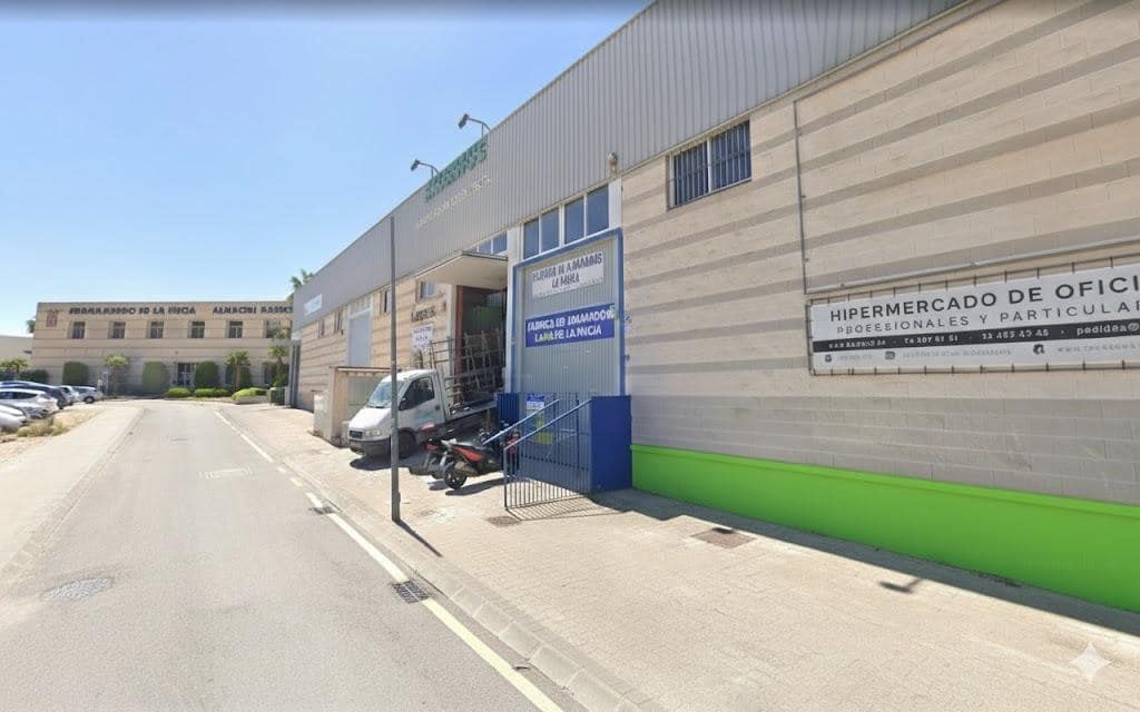 Commercial for sale in La Nucia - € 209,000 (Ref: 9360603)