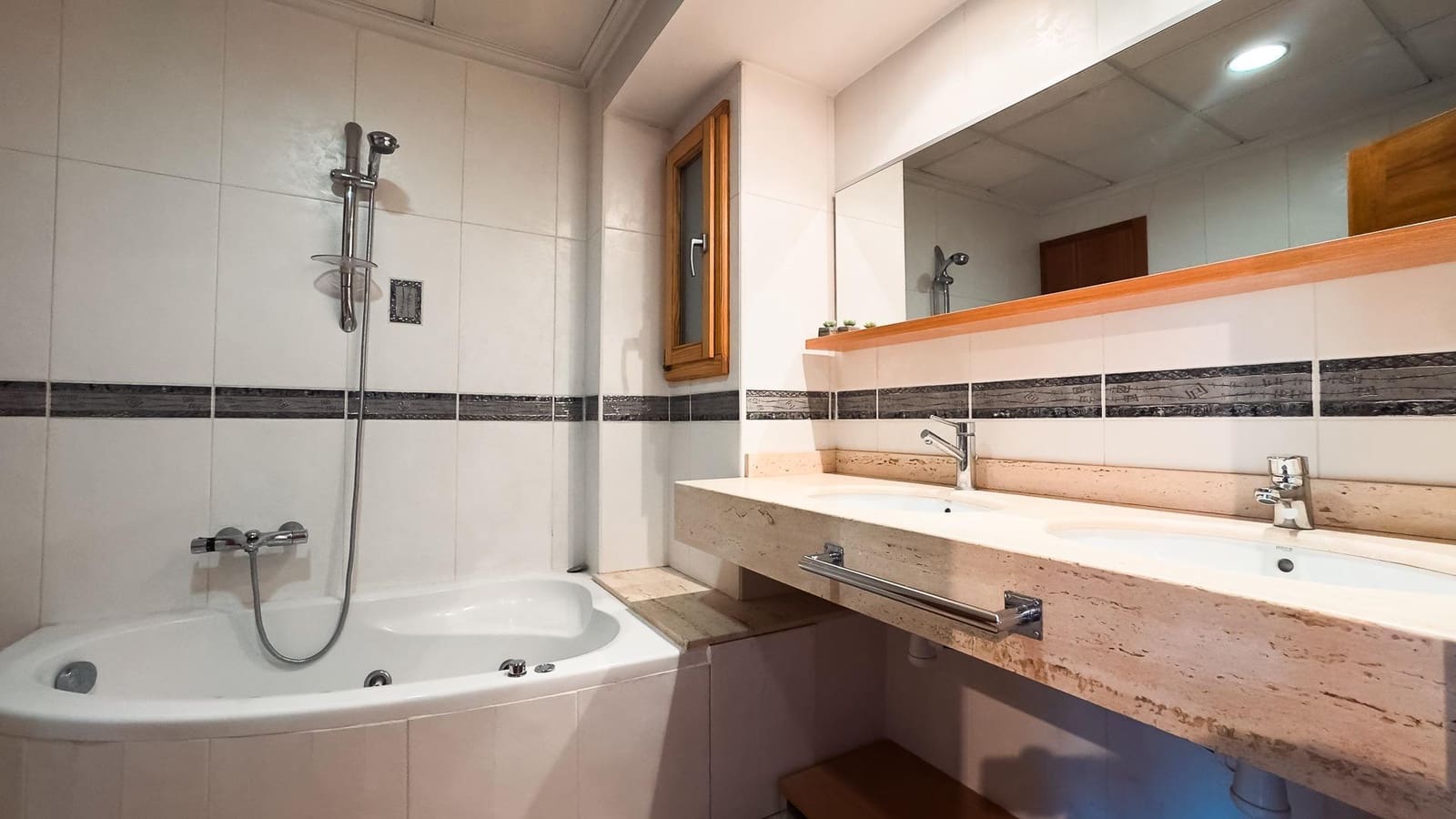 3 slaapkamer Flat te koop in Planes - € 113.000 (Ref: 9360653)