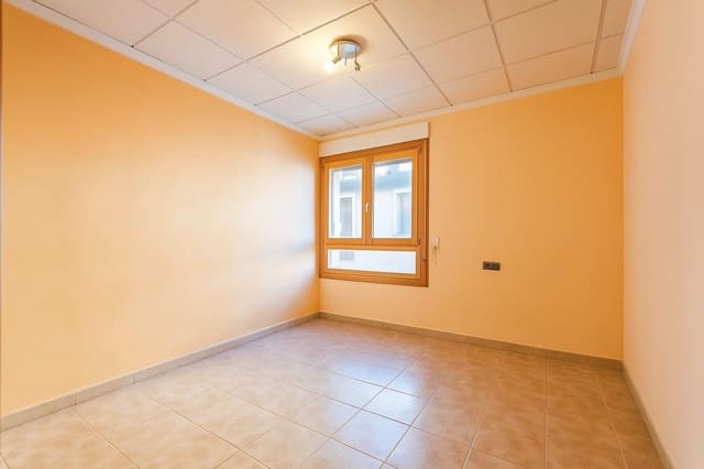 3 bedroom Flat for sale in Planes - € 113,000 (Ref: 9360653)