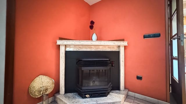 3 bedroom Flat for sale in Planes - € 113,000 (Ref: 9360653)