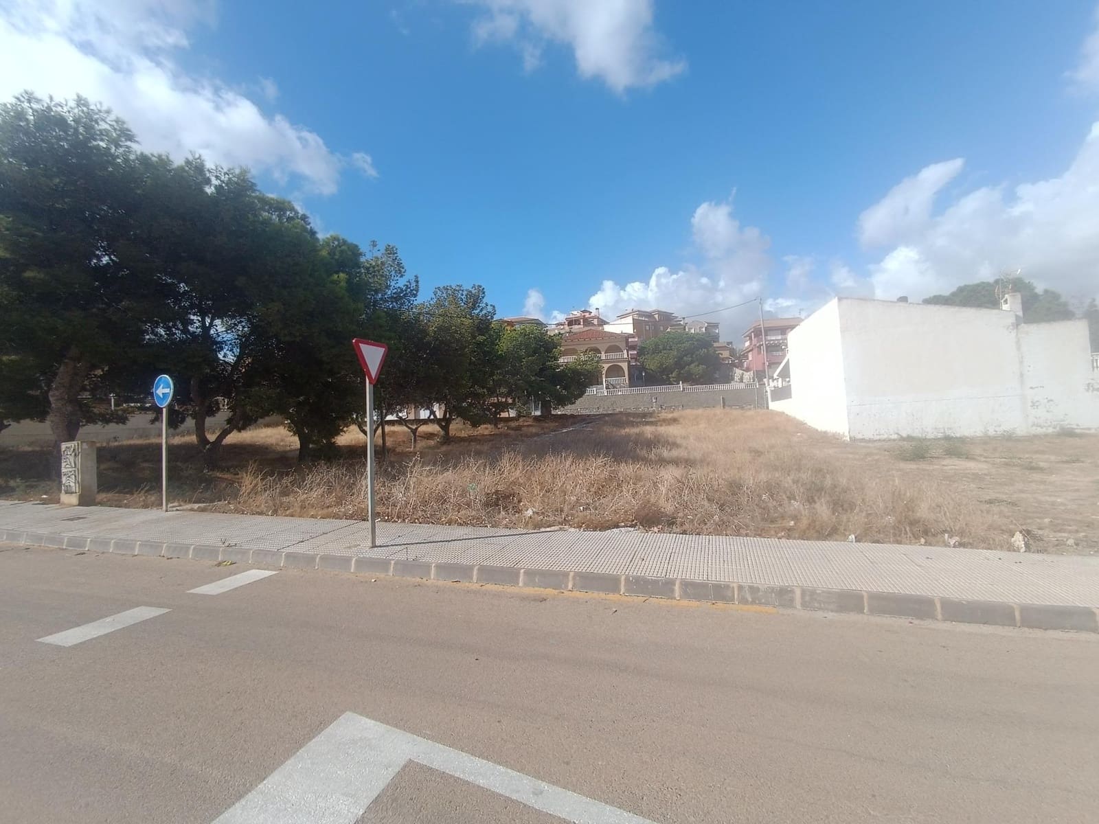 Tomt till salu i El Carmoli - 95 000 € (Ref: 9360659)